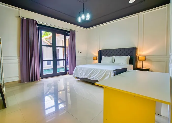 Canberra - * Seminyak